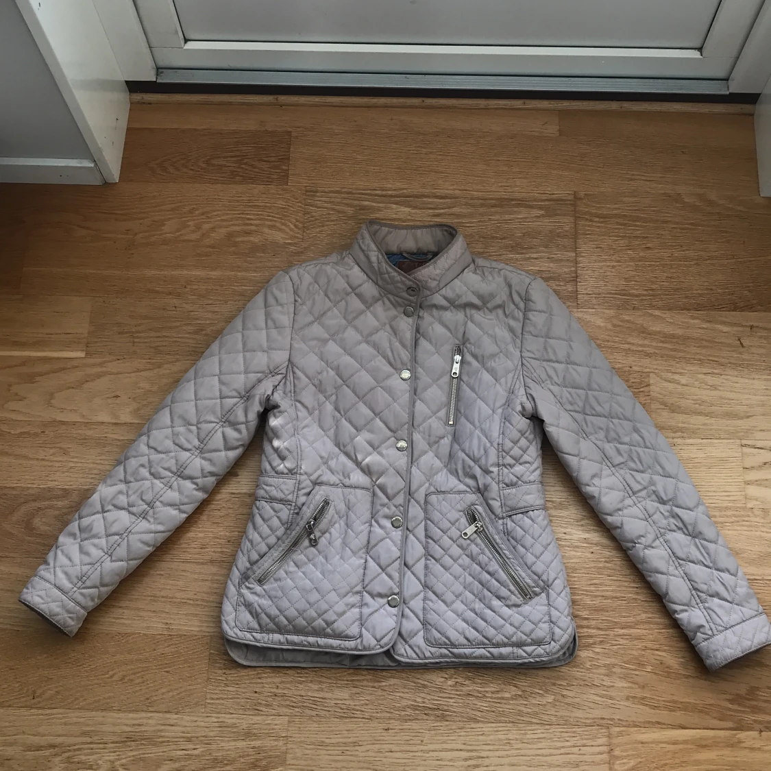 Beige quiltad jacka från Zara Girls