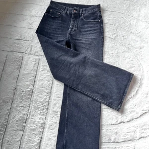 Acne Jeans 2021M - Endast använda ett fåtal gånger, modellen 2021m som ligger på eunt 4k nya