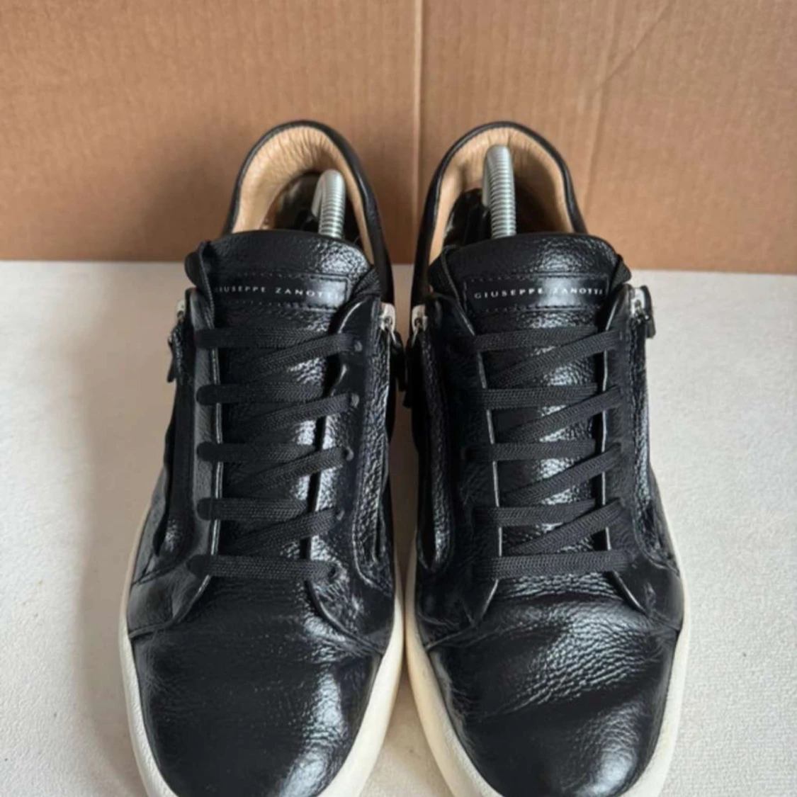 Svarta sneakers från Giuseppe Zanotti