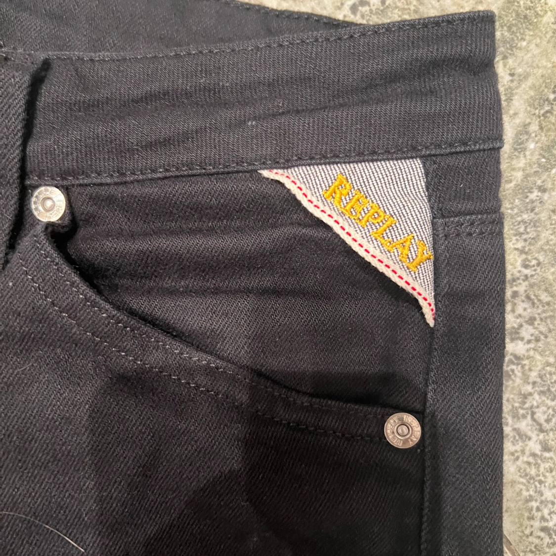 Svarta Replay jeans, storlek 25 - 2