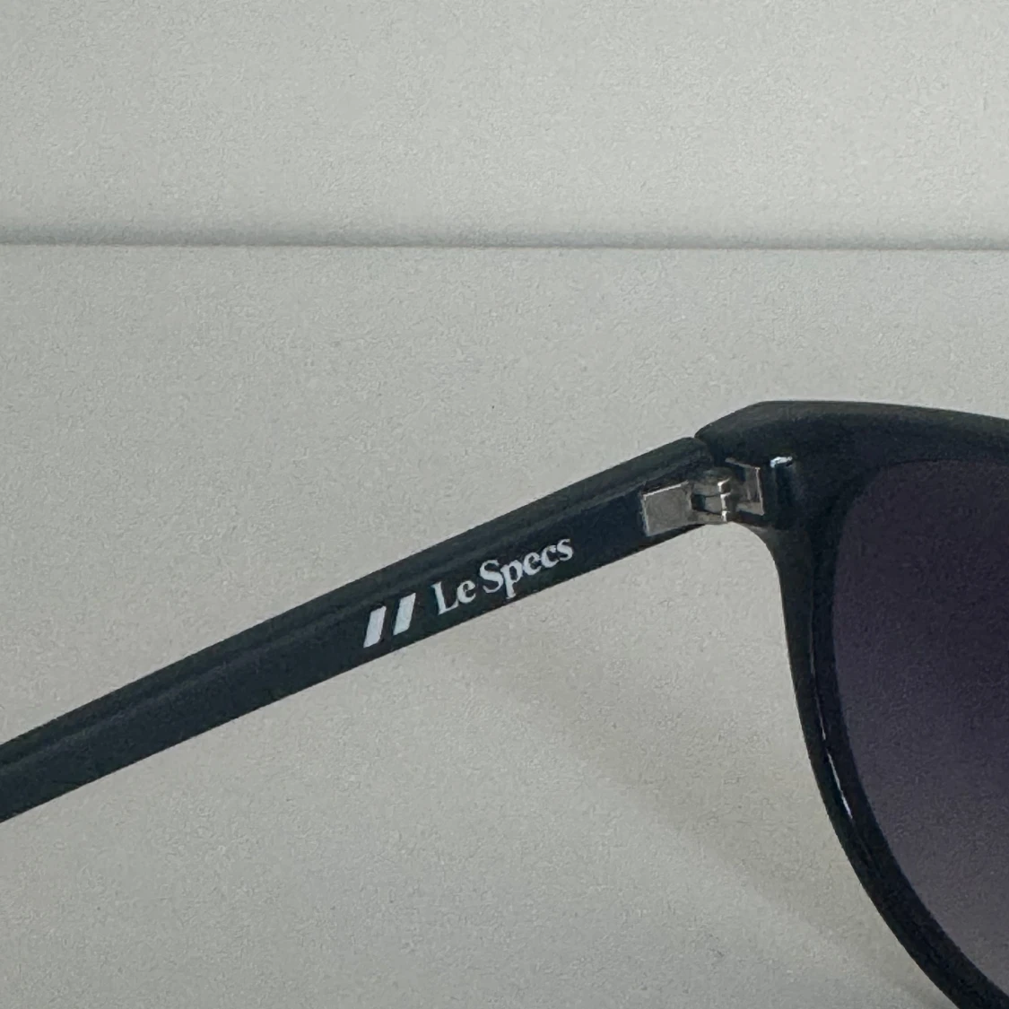 Svarta solglasögon Le Specs Armada - 2