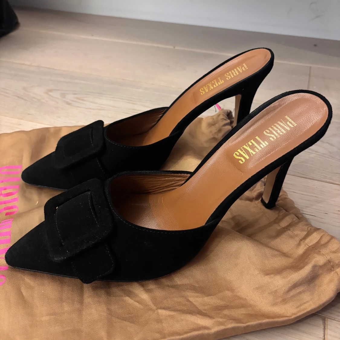 Svarta mocka pumps från Paris Texas - 1