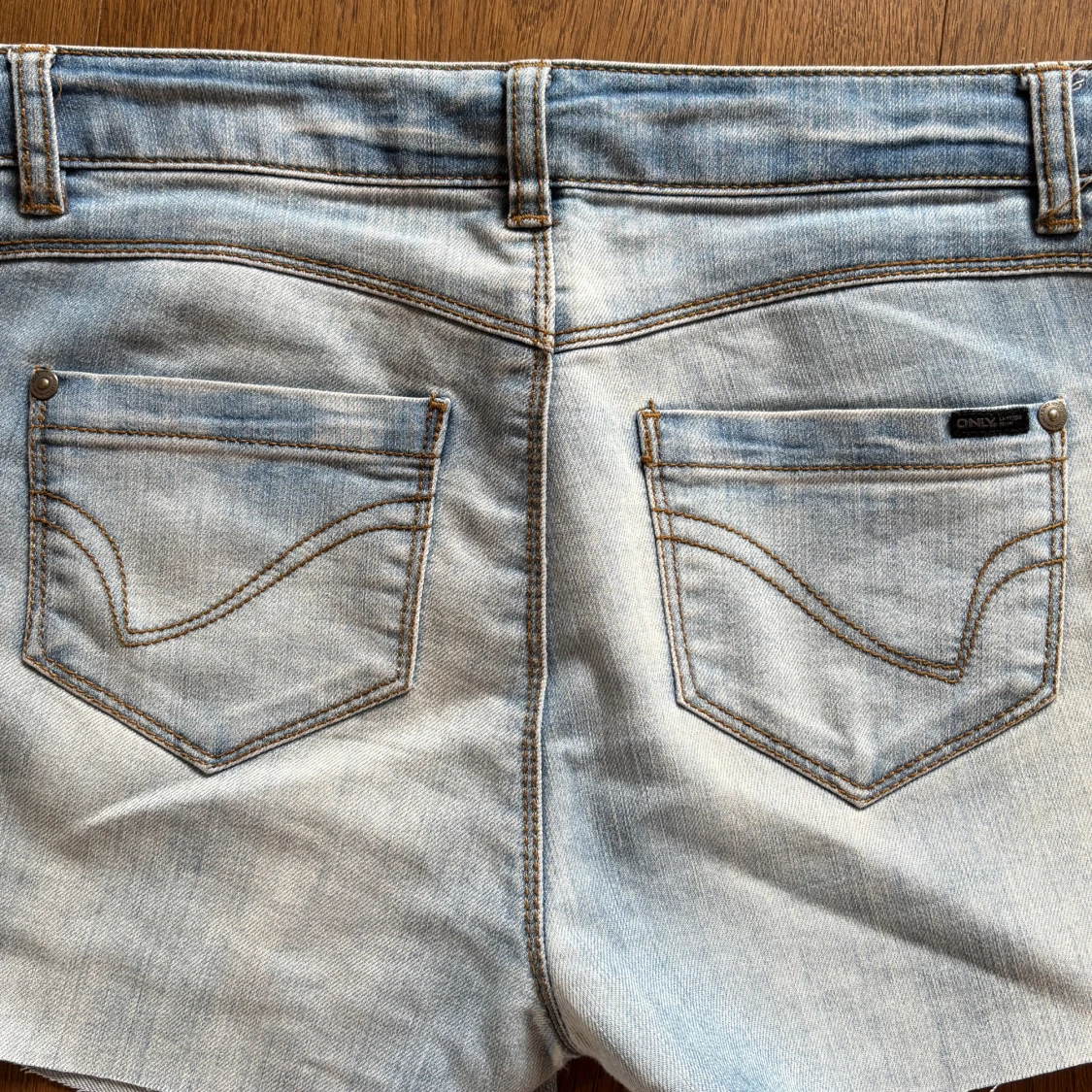 Ljusblå jeansshorts från ONLY - 1