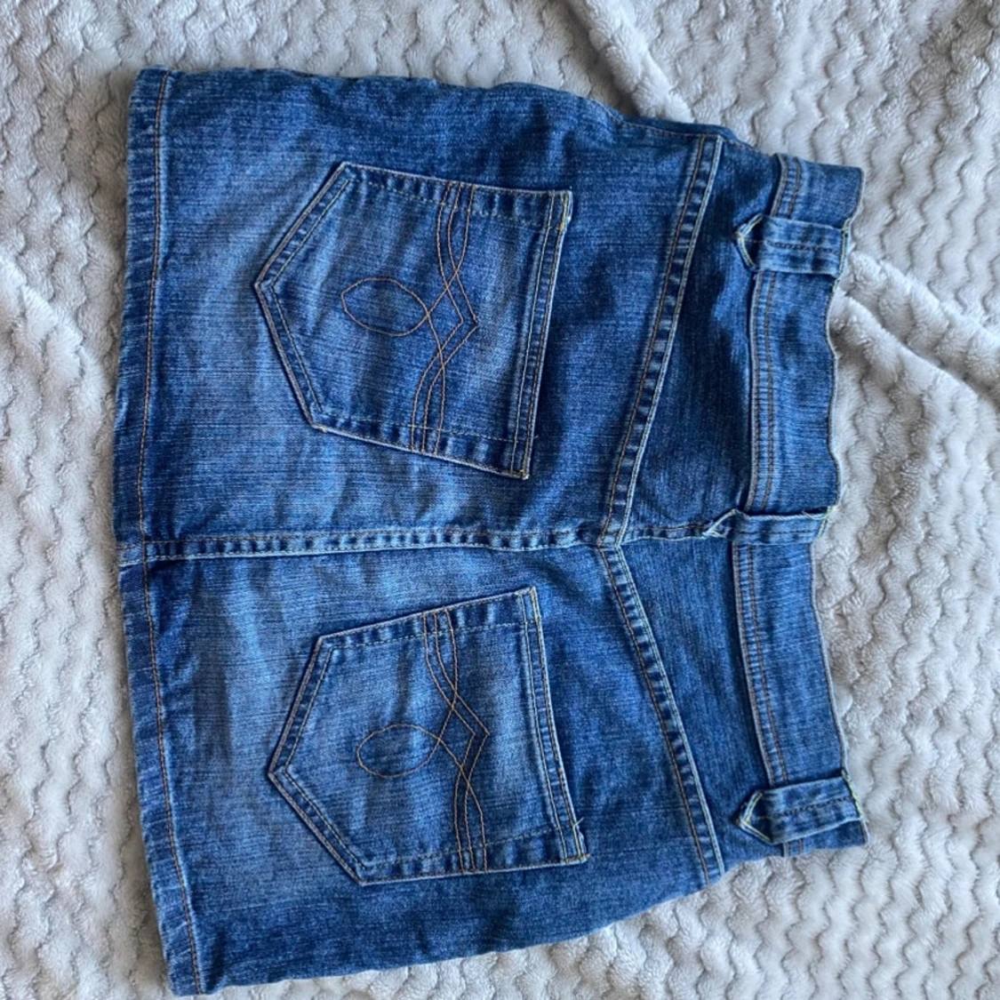 Blå jeanskjol med fickor - 1