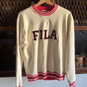 FILA sweatshirt - Storlek XS, knappt använd. Köpt ny i butik