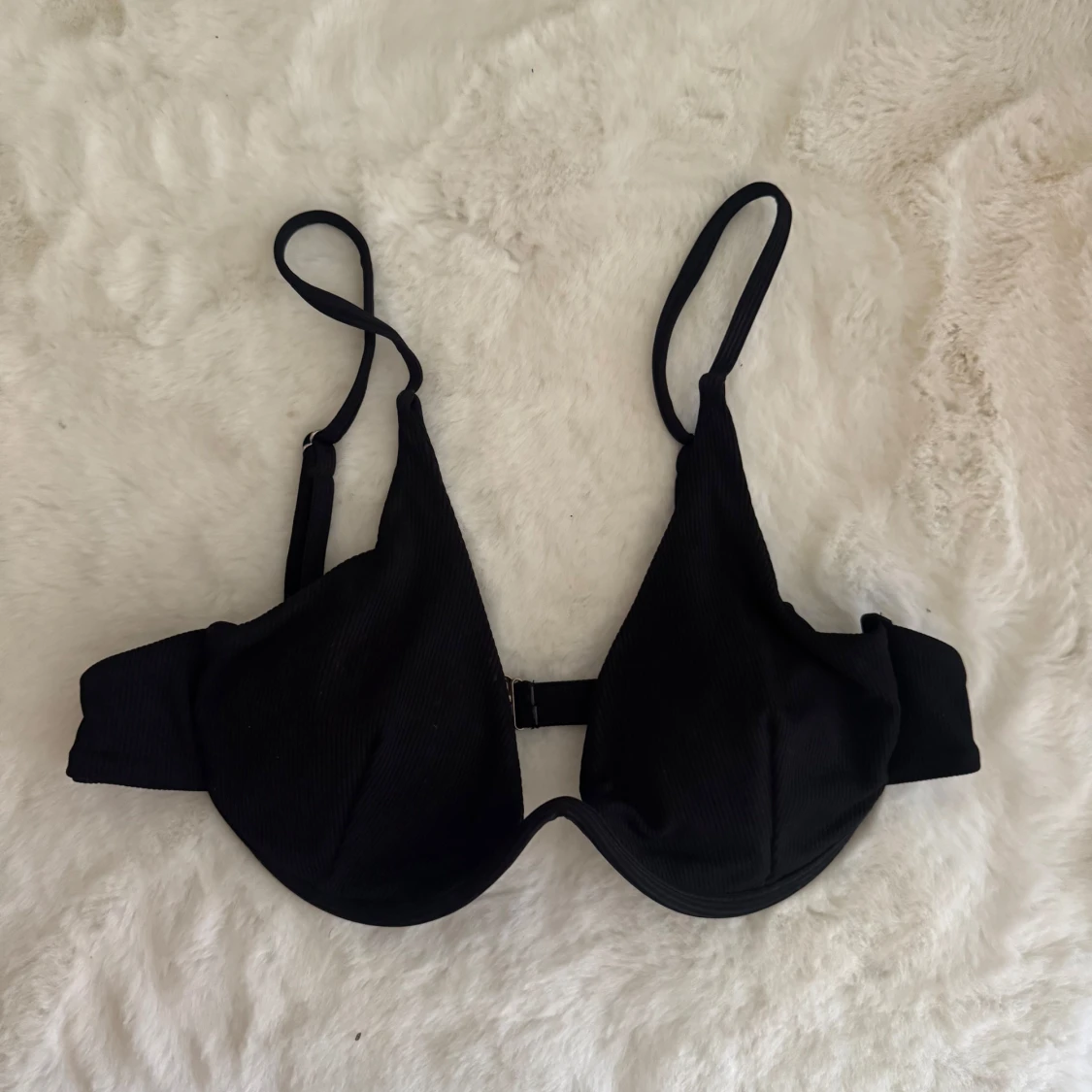 Svart ribbad bikiniöverdel L