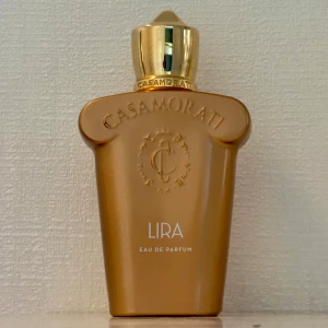 Xerjoff Casamorati Lira Eau de Parfum 30 ml - 30 ml, enbart testsprayad ett fåtal gånger. Kommer i originalförpackningen. 