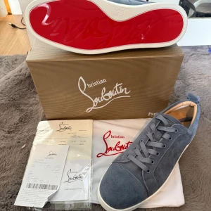 Ljus blå Louboutin’s - Fetta och oanvända