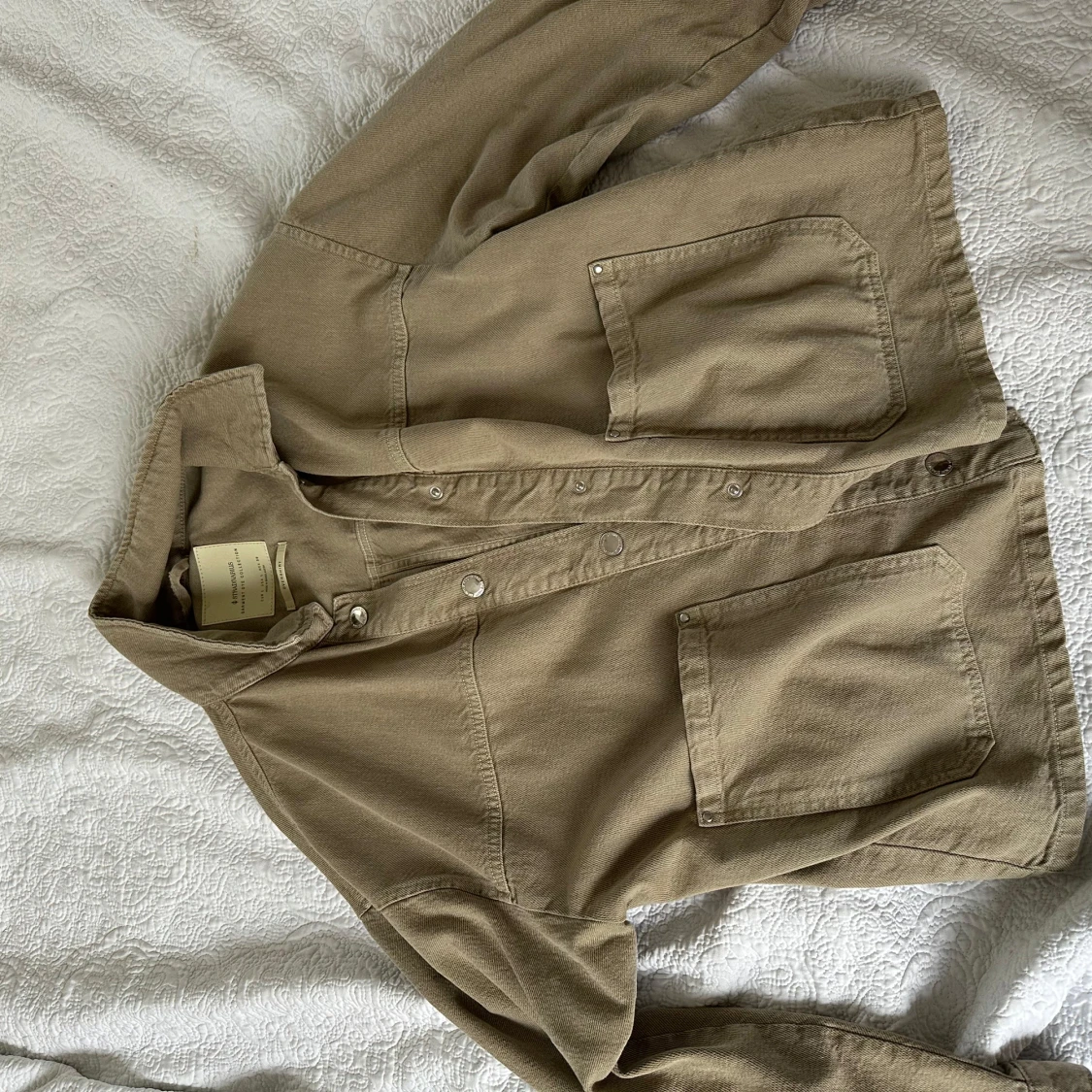 Grön overshirt från Stradivarius