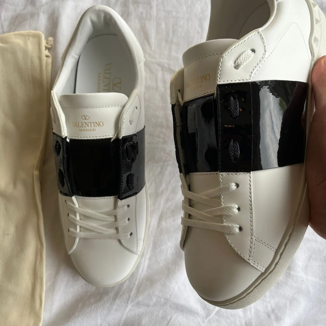 Valentino Open svartglans - 1