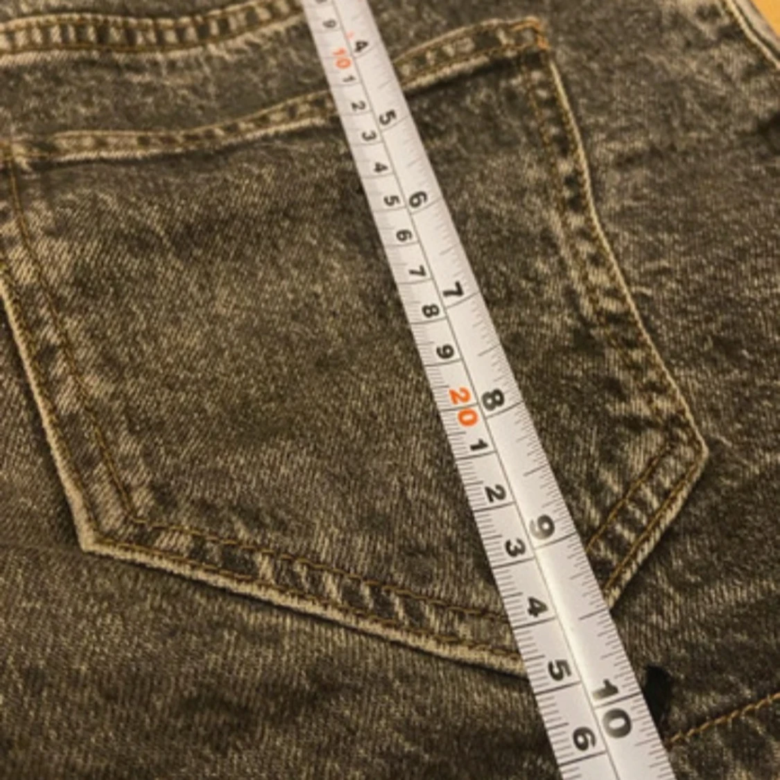 Svarta jeansshorts från Lindex - 2