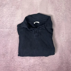 Zara rugby tröja -  fint skick | Size S | fraktar spårbart inom 24 timmar | för att köpa klicka ”köp nu” | vid frågor eller funderingar skriv en meddelande |