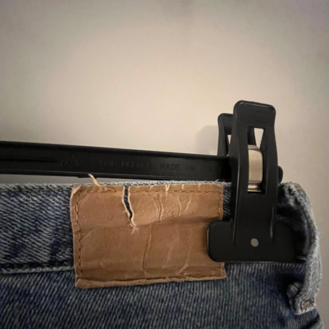 Blå jeans från weekday i modellen Twig  - 4