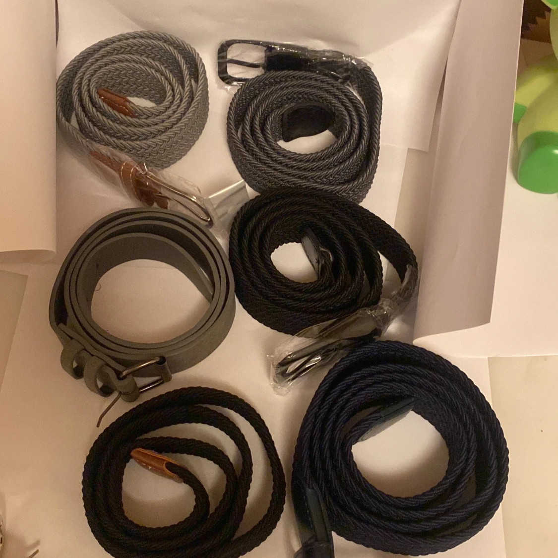 Mix av flätade och grått bälte