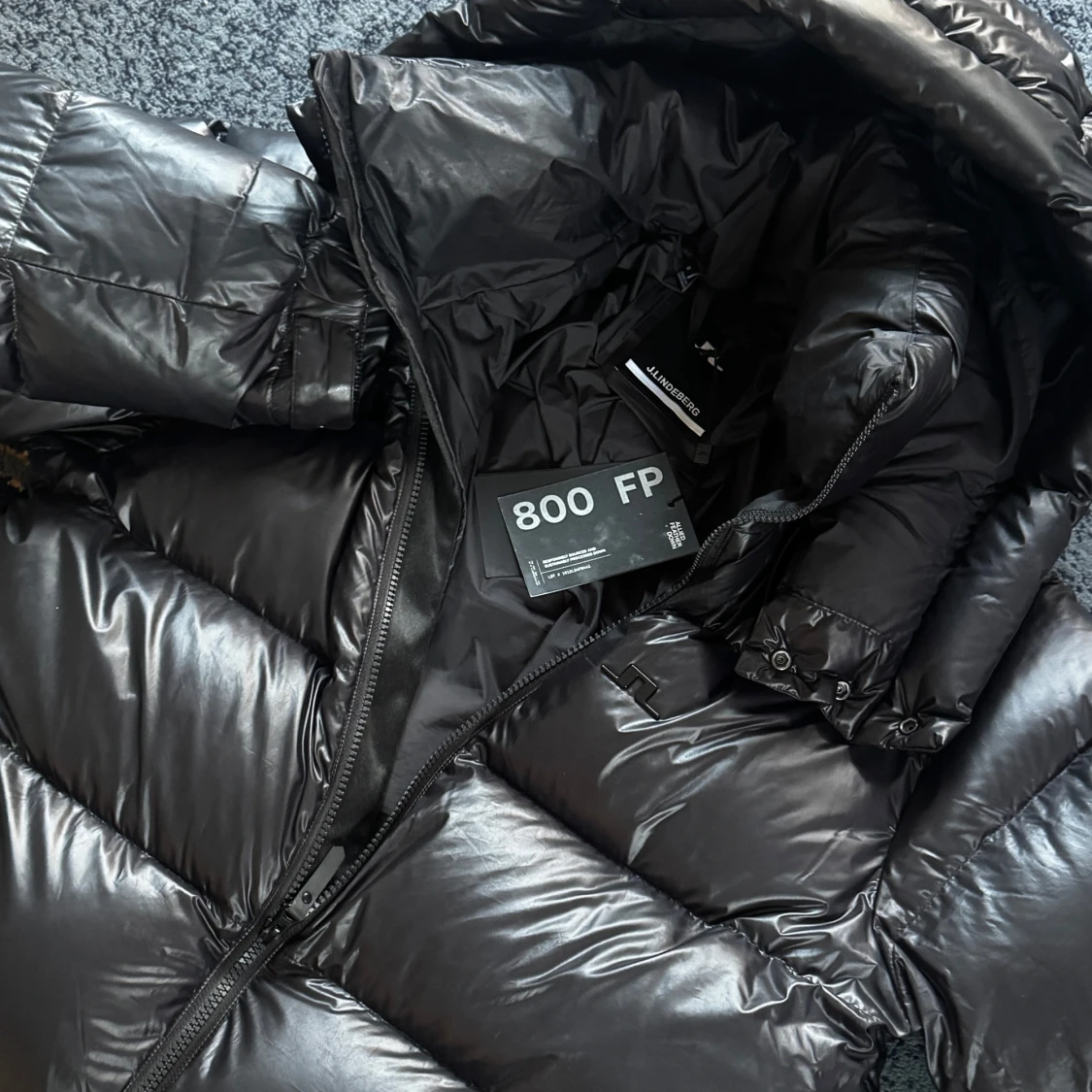 Marinblå vinterjacka från J.Lindeberg - 2