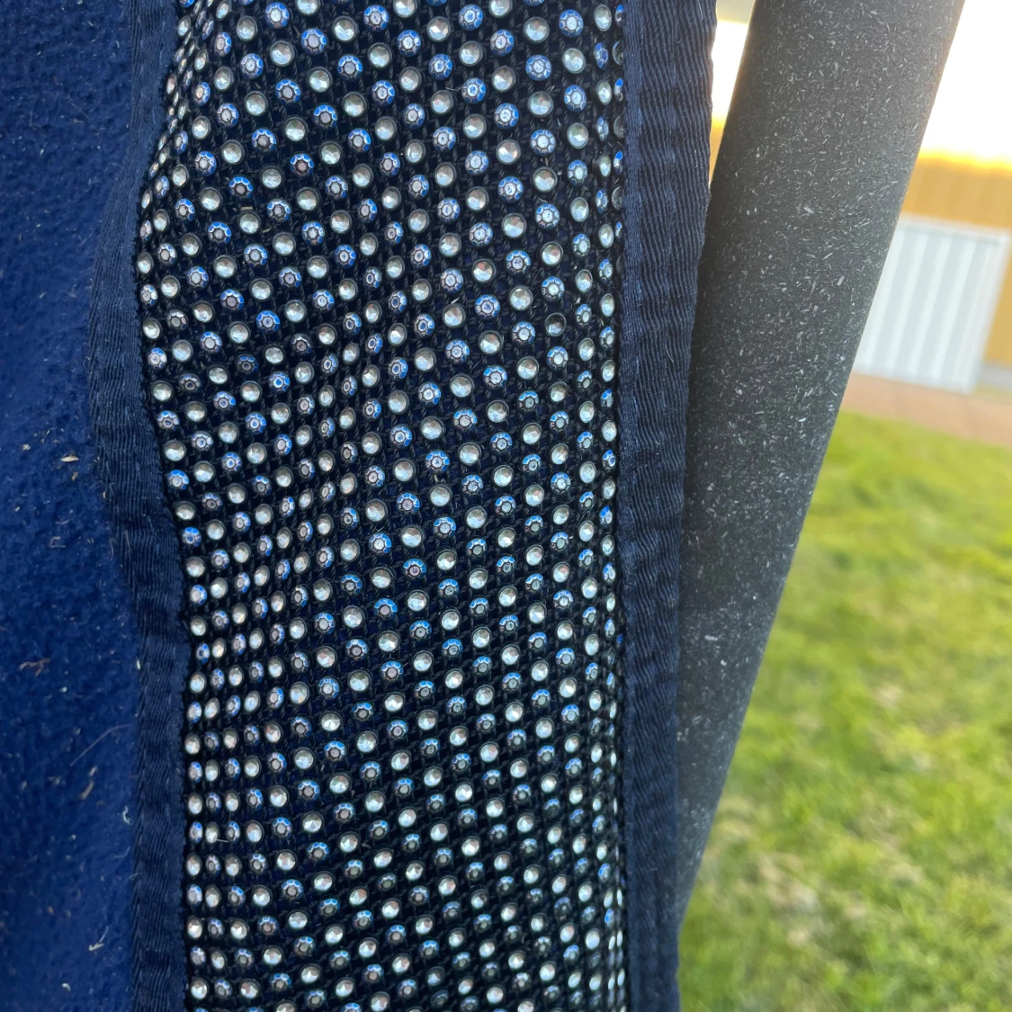 Marinblått fleecetäcke med glitter - 2