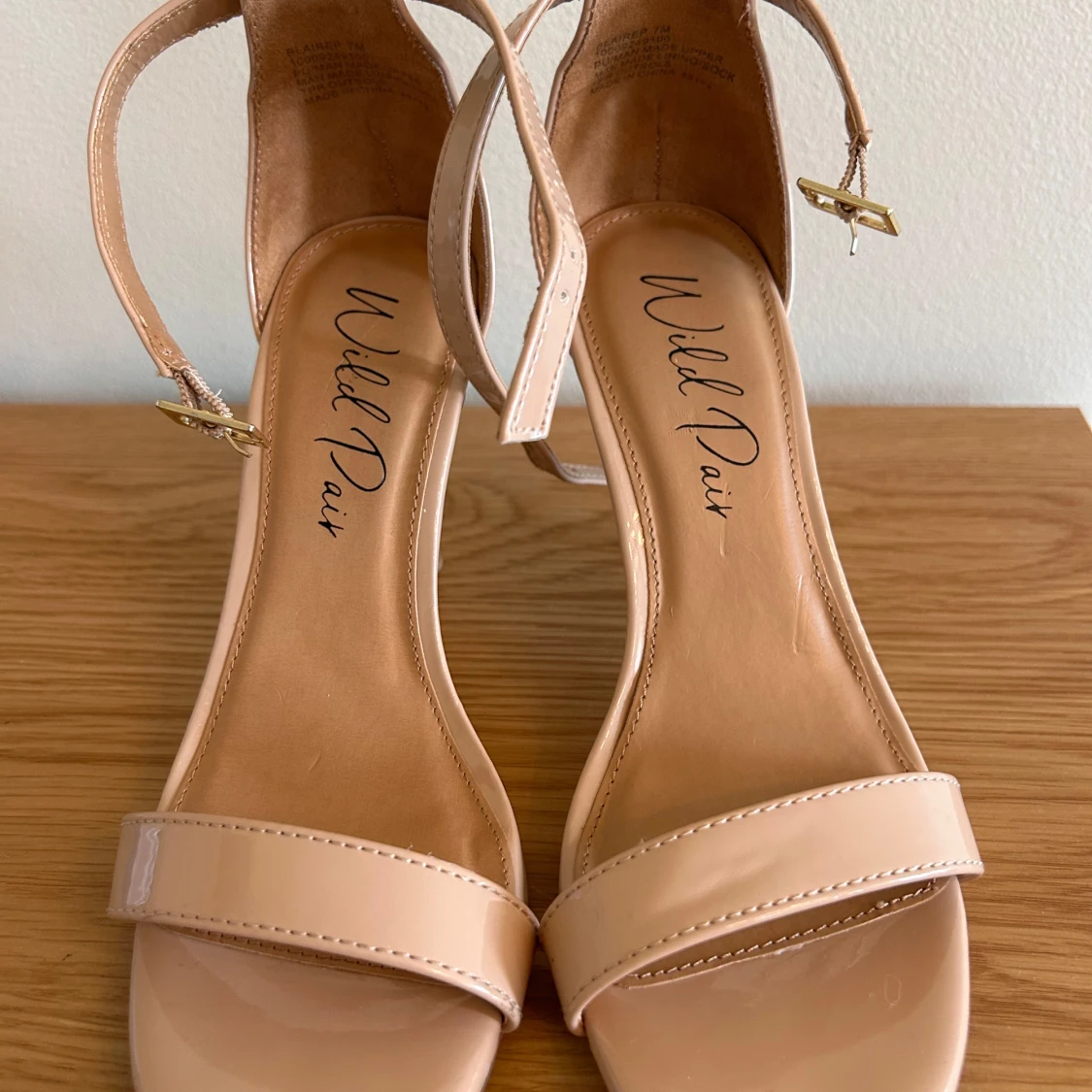 Beige klackade sandaler Wild Pair