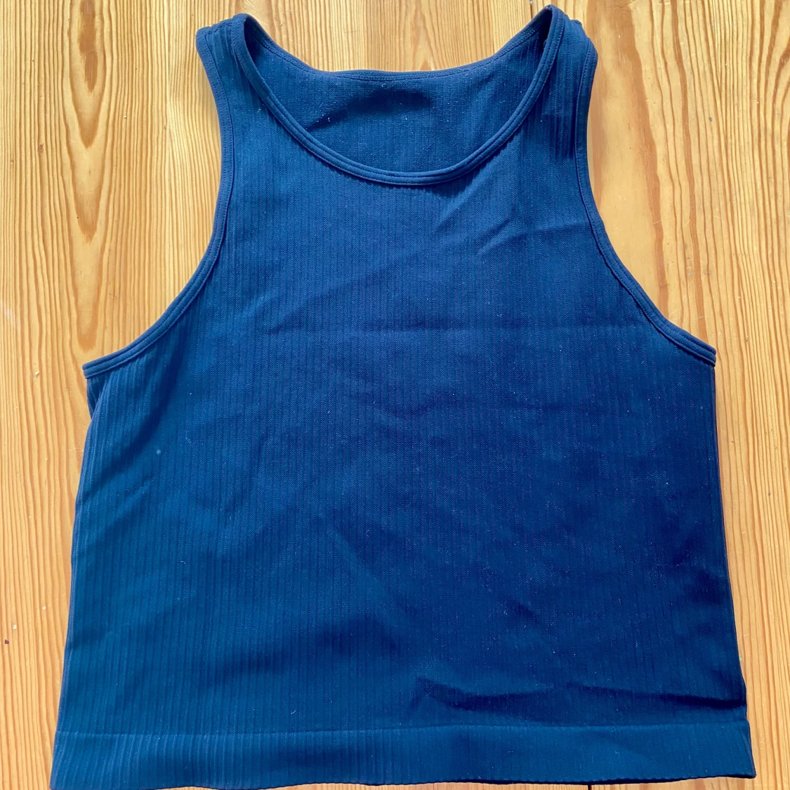 Mörkblå ribbad linnetopp SOC - 1