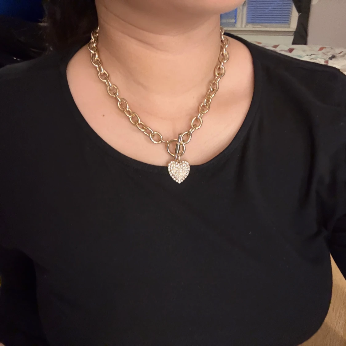 Två halsband med kedjor och detaljer - 3