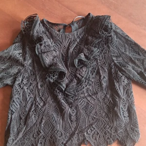Festtopp  - Jättefin festtopp från Zara💕 använd 1 gång⭐️ Skriv privat för egna bilder🫶