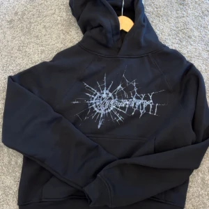 Vicinity Hoodie - Baggy cropped stil bara testad cond 10/10, strl S.