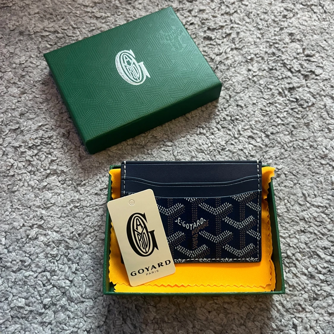 Marinblå korthållare med mönster - 1