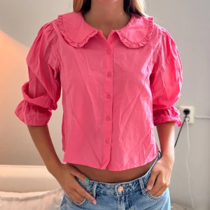 Blus!  - Blus i en sån fin färg perfekt till sommaren!