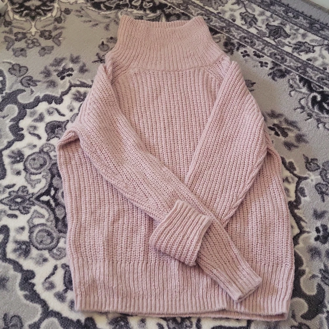 Ljusrosa stickad polotröja - 1