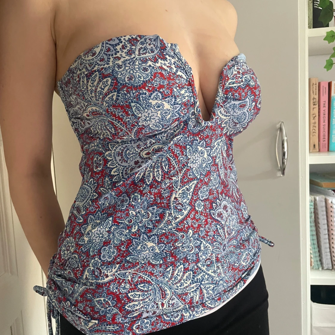 Mönstrad tubtopp med knyt