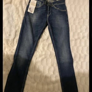 Dondup George - Helt nya Dondup jeans i modellen George med lappen kvar. 👖