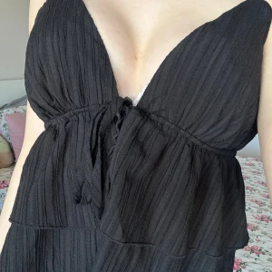 Svart Topp - Jättefin topp, strl s, justerbara axelband och bra skick! 