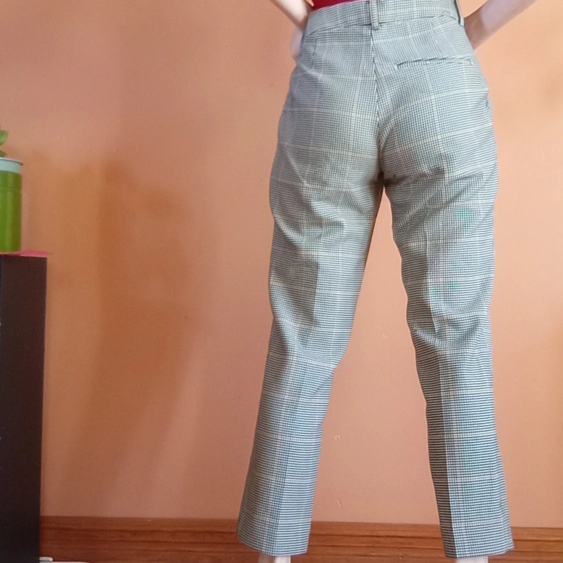 Rutig kostymbyxa från H&M - 1