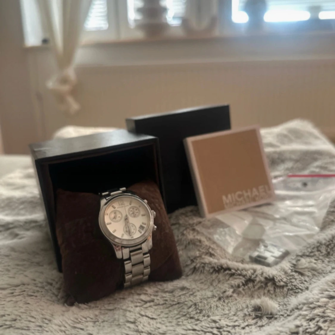 Silverfärgad klocka från Michael Kors