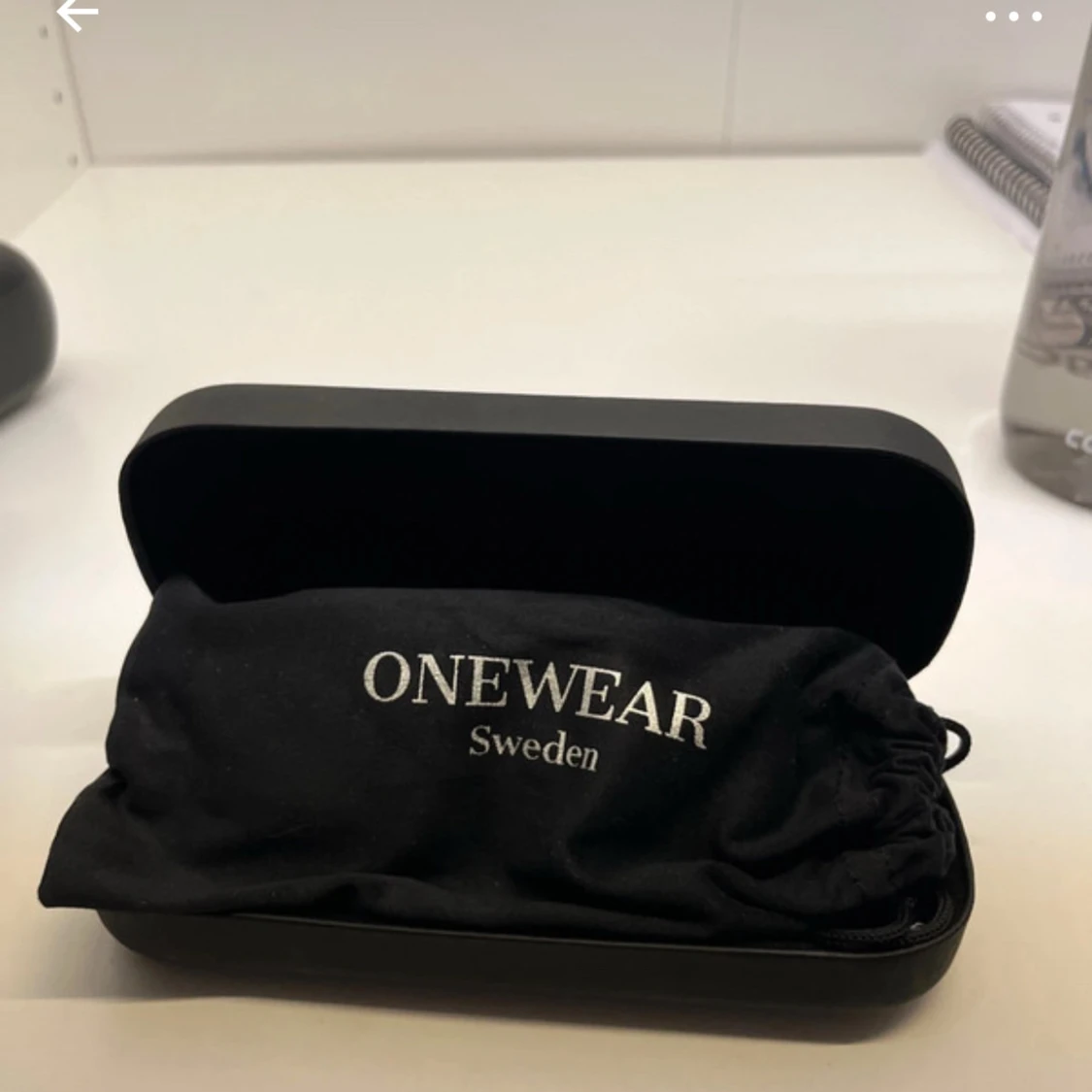 Solglasögon från ONEWEAR Sweden