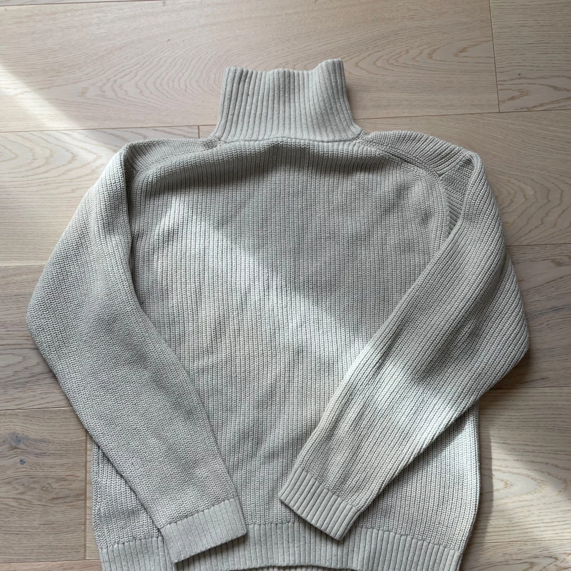 Beige stickad tröja från Calvin Klein - 3