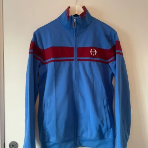 Sergio Tacchini Tracktop - Nyskick, storlek S