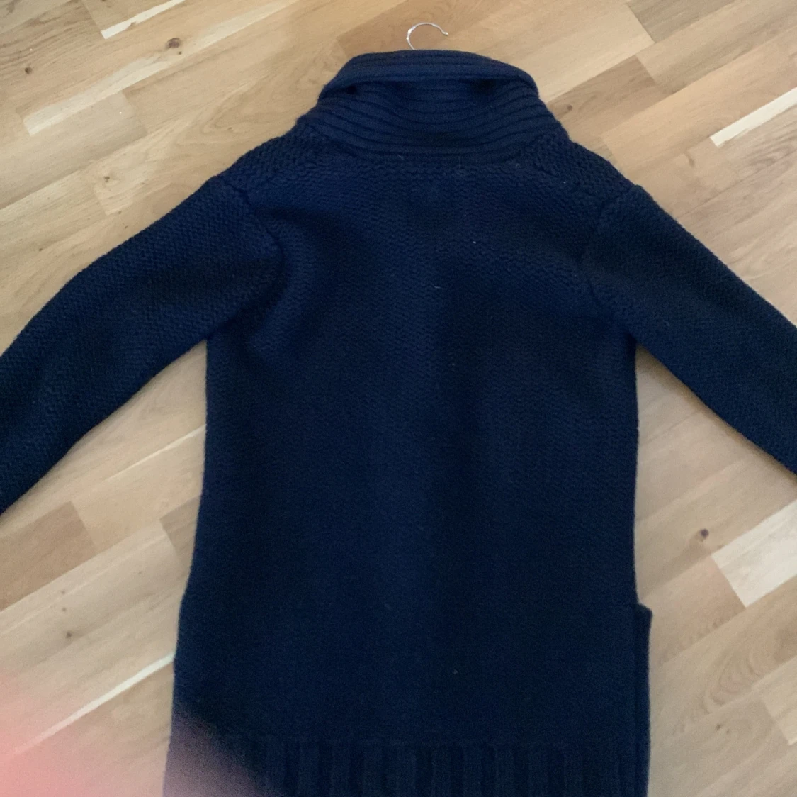 Mörkblå  stickad kofta från Samsoe samsoe  - 1