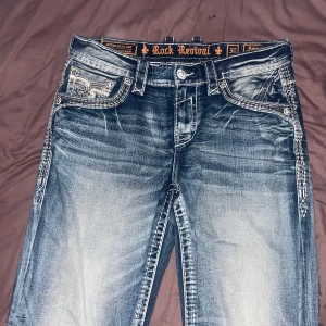Blå jeans från Rock Revival - helt nya rock revival jeans inte använda straights 