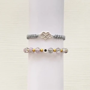 Silverfärgad armband set ( gåva på köpet) -  Makramé Armband   Set Handgjord av oss Finns tillgänglig i andra färger också Köp sker via DM  ❤️
