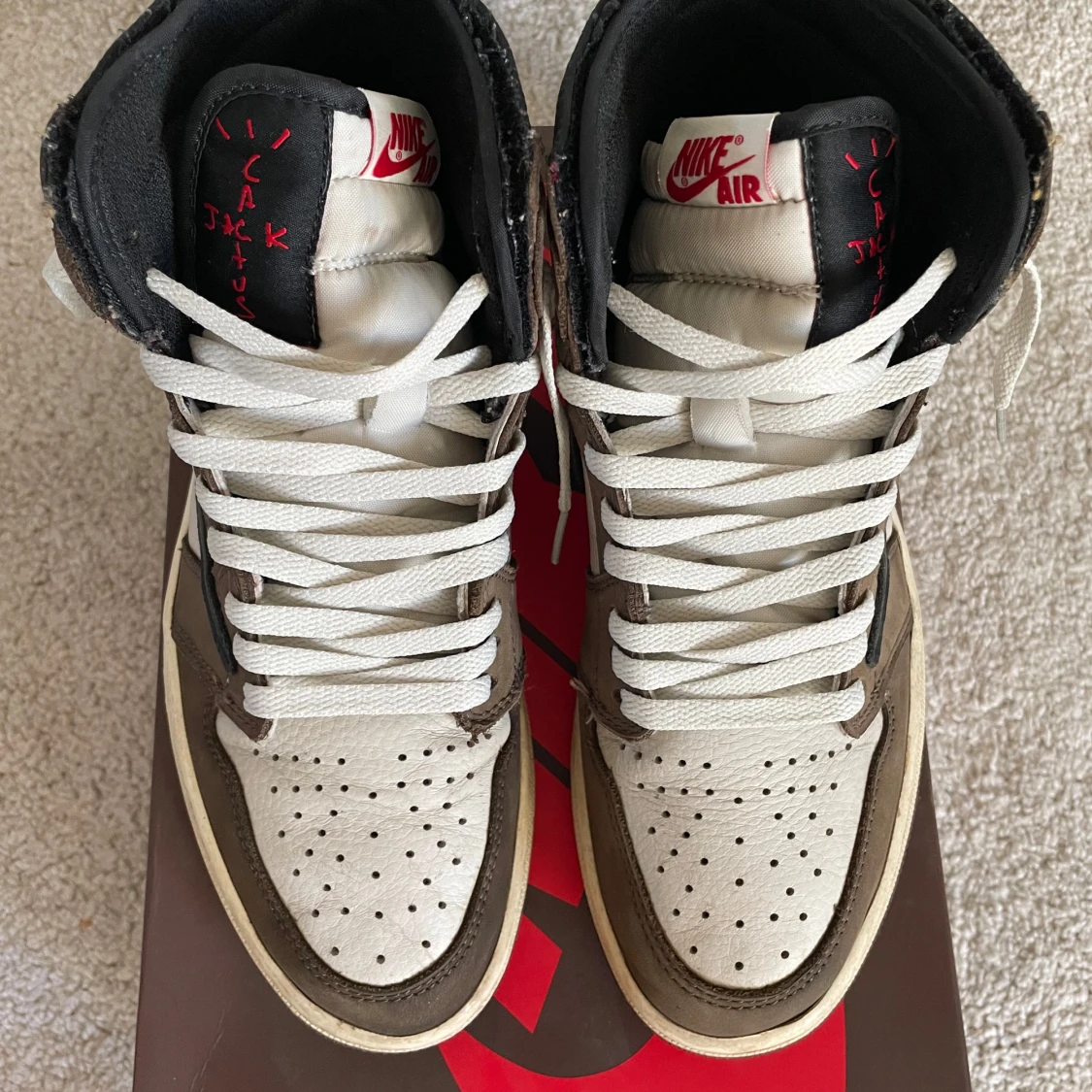 Travis Scott Air Jordan 1 High Mocha - 2