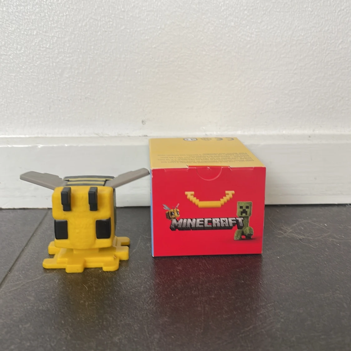 Minecraft bee - 3