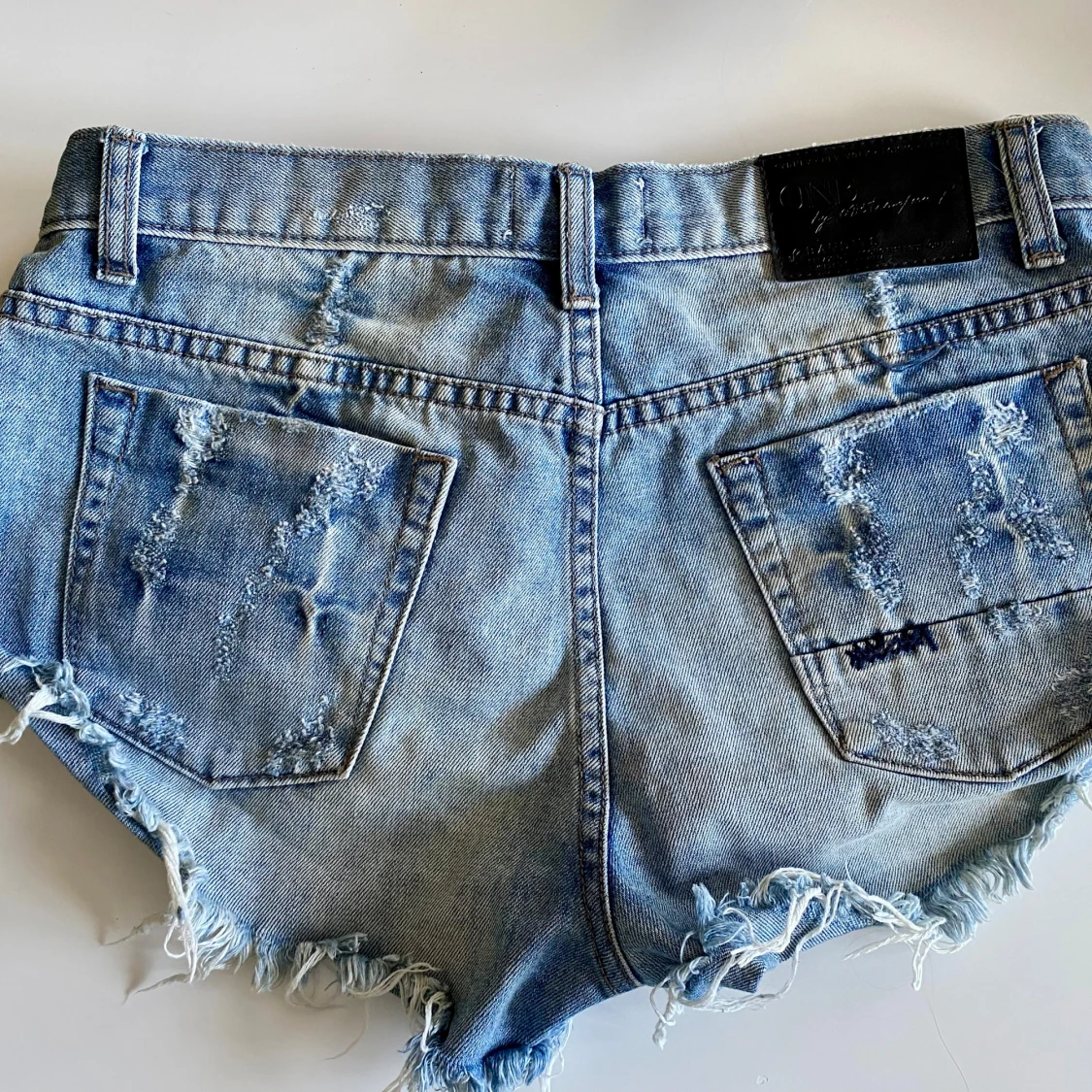 Jeansshorts från One Teaspoon stl 26  - 1