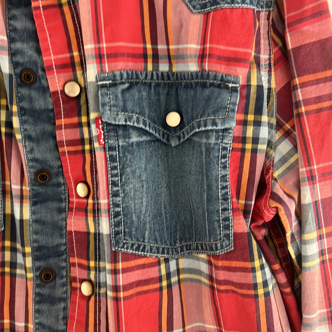 Rutig skjorta med jeansdetaljer från Levi's - 2