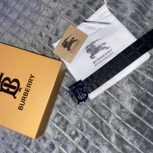  Burberry bälte - Nytt skick