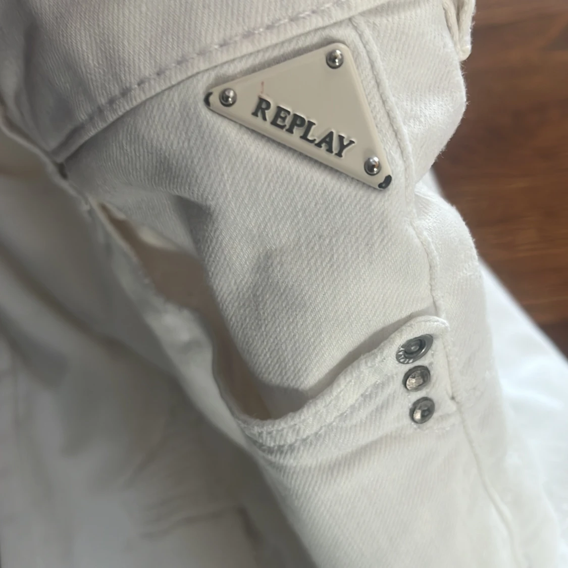 Unika jeans från Replay med slitningar - 3