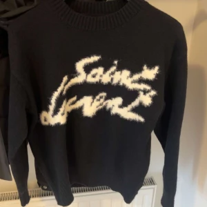 Svart tröja från Saint Laurent - Saint Laurent storlek M helt ny, pris kan diskuteras!