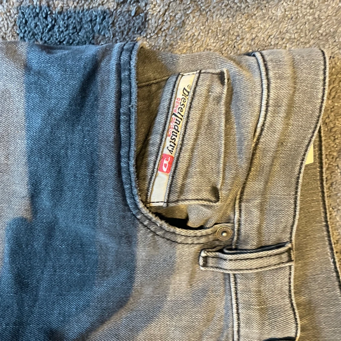 Grå jeansbyxor från Diesel Industry - 2