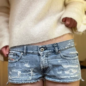 Jeansshorts och spetsshorts  - Två shorts💕