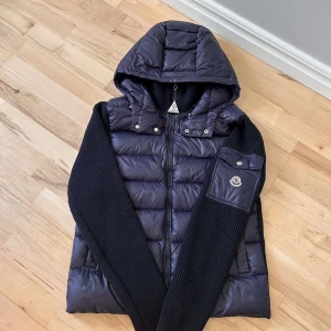 Moncler cardigan  - Nytt skick 