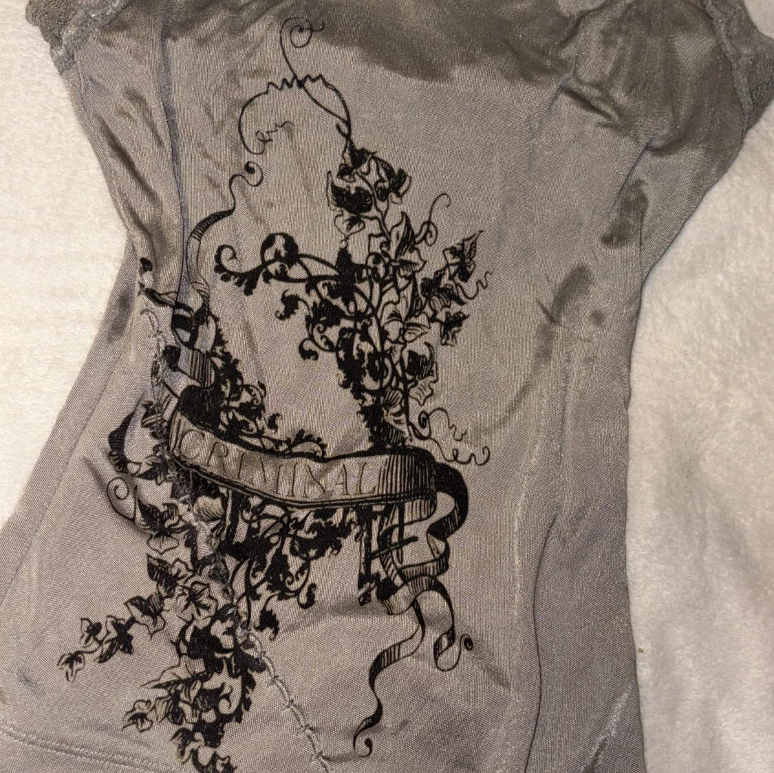 Grå linnetopp med spets och tryck - 1